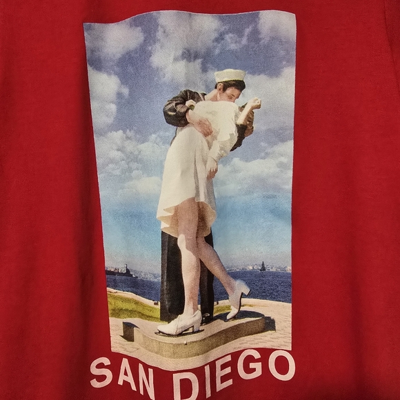 NWOT - San Diego California Unisex Red Shirt - Size S - Picture 3 of 8